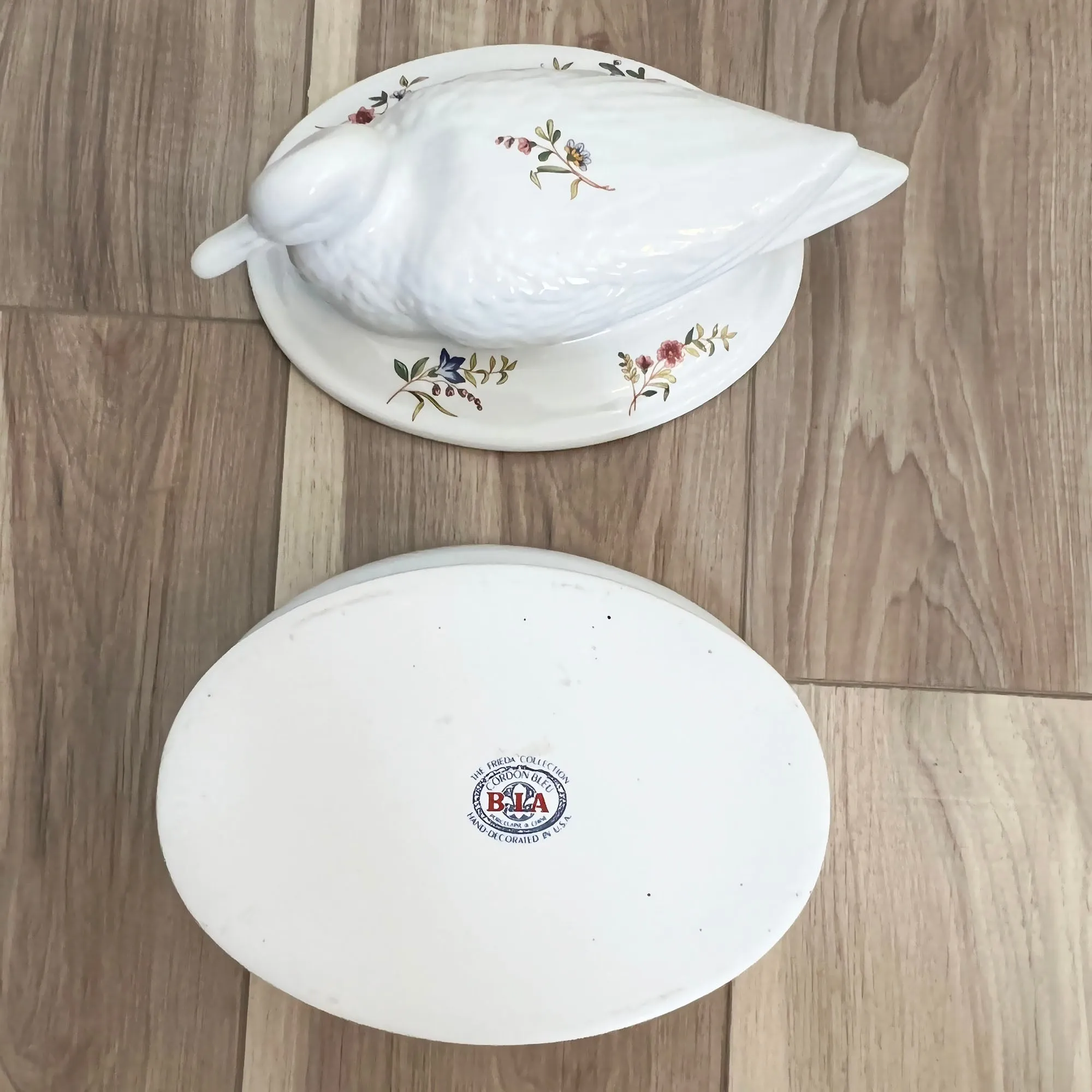 BIA Cordon Bleu Porcelain Duck Covered Casserole, Versailles Wildflowers