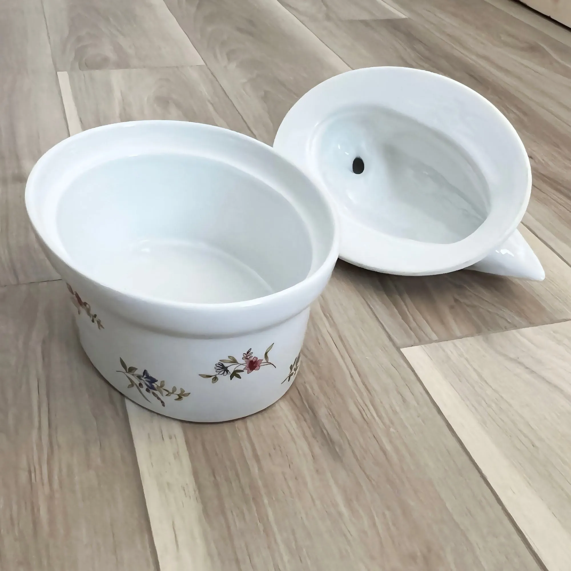 BIA Cordon Bleu Porcelain Duck Covered Casserole, Versailles Wildflowers