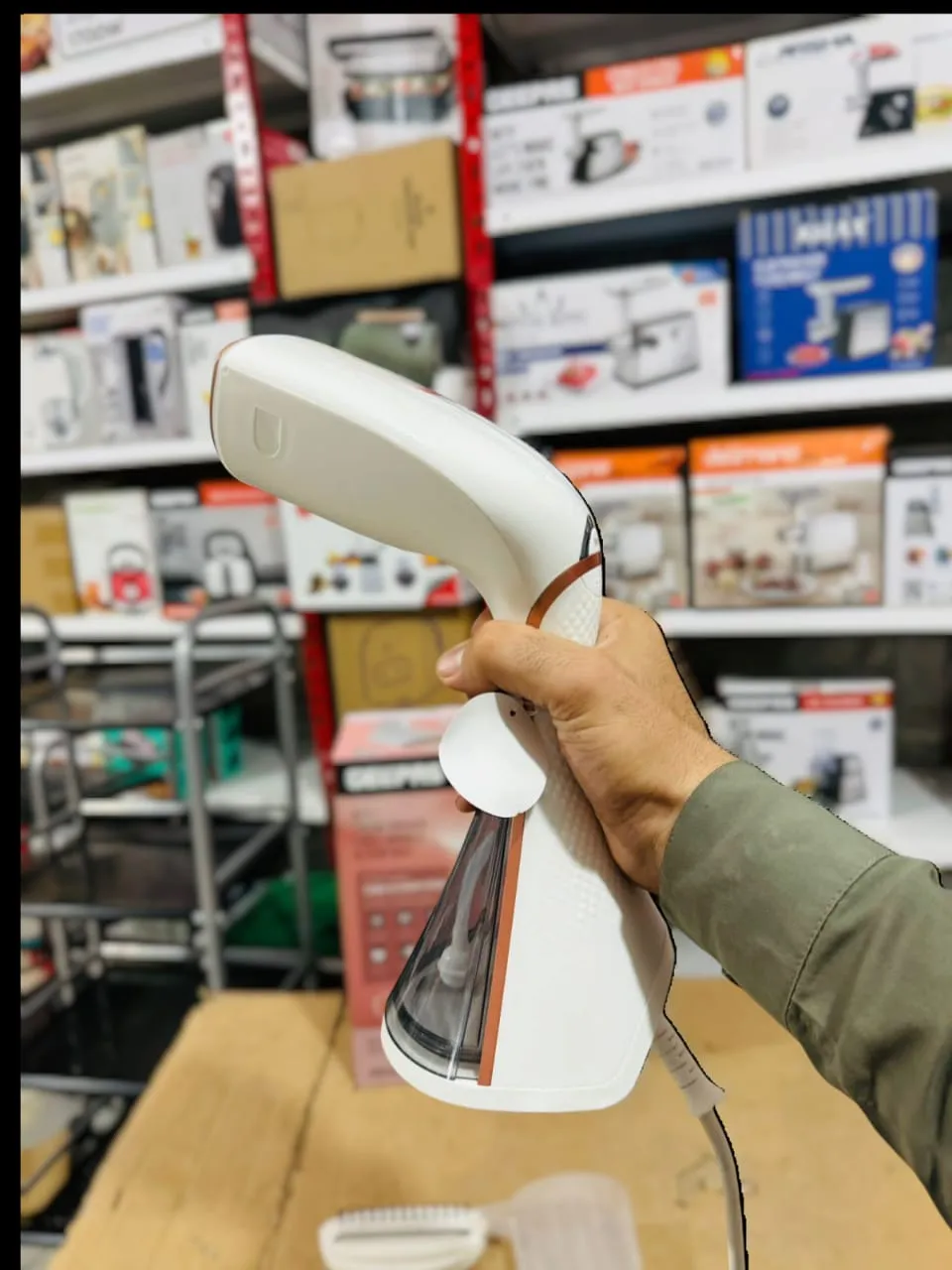 GEEPAS 1500W Handheld Garment Steamer-25035